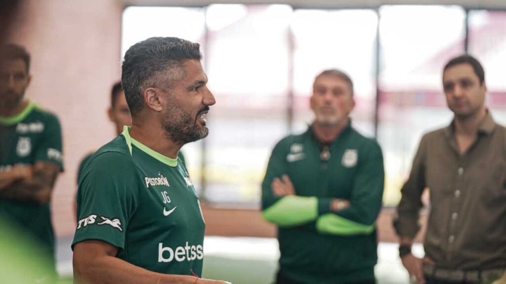 javier gandolfi atletico nacional renuncia salida hinchada atanasio girardot independiente santa fe gustavo fermani sebastian arango botero presidente ardila lulle
