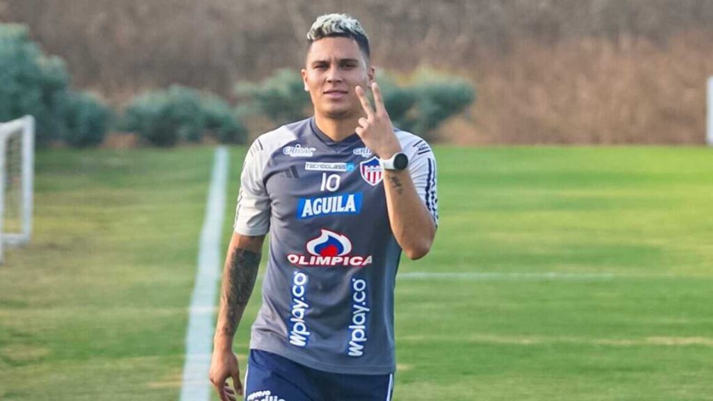 juan fernando quintero panigua juanfer junior barranquilla fuad char metropolitano liga betplay america cali tulio marcela gomez fichaje refuerzo deuda estafa plata pascual guerrero futbol profesional colombiano fpc colombia carlos antonio velez antena 2 planeta futbol