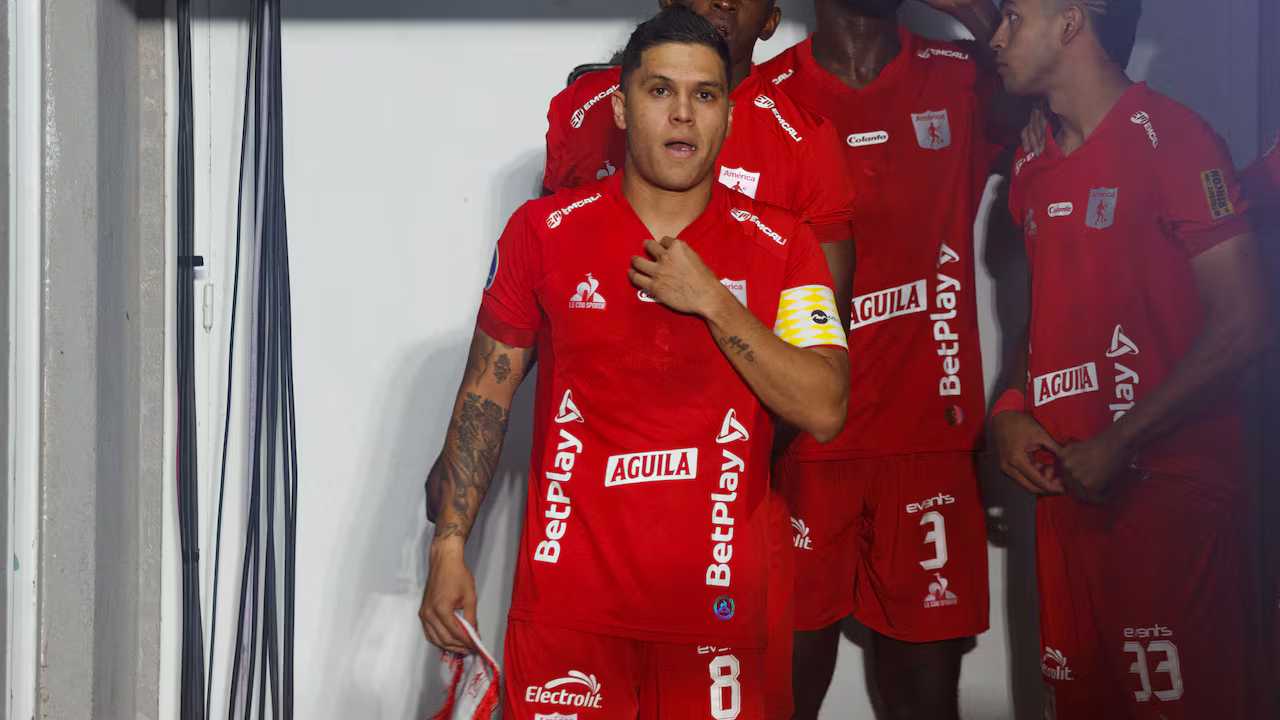 america cali juanfer quintero juan fernando tulio gomez fichaje estafa pipe sierra despedida pascual guerrero duvan vergara polilla da silva racing liga betplay colombia