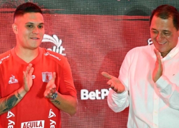 america cali juanfer quintero escandalo estafa tulio gomez grupo inversor racing avellaneda argentina juan fernando pipe sierra peridista demanda colombia