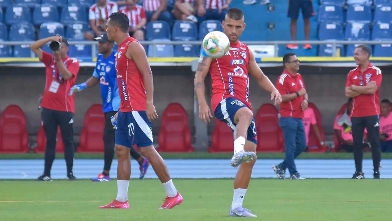 junior barranquilla carlos bacca santiago mele sebastian viera deiber caicedo enamorado familia char cesar farias salida jugadores nuevo dt tecnico entrenador