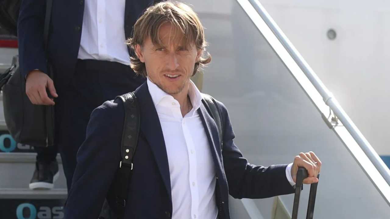 luka modric fichaje ac milan maximiliano allegri serie a calcio real madrid leyenda