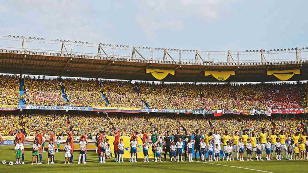seleccion colombia peru titular confirmada nomina inicialista formaciones nestor lorenzo metropolitano barranquilla peru