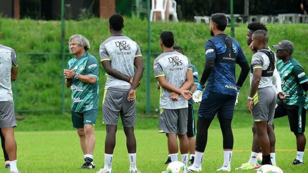 deportivo cali alberto gamero firma contrato precacuerdo precontrato se va jugadores deuda refuerzos humberto arias dimayor