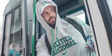 dwin cardona atletico nacional javier gandolfi tensiones relacion gustavo fermani penarol uruguay alianza lima peru rumores salidas fichaje mercado liga betplay dimayor colombia copa libertadores futbol profesional colombiano fpc