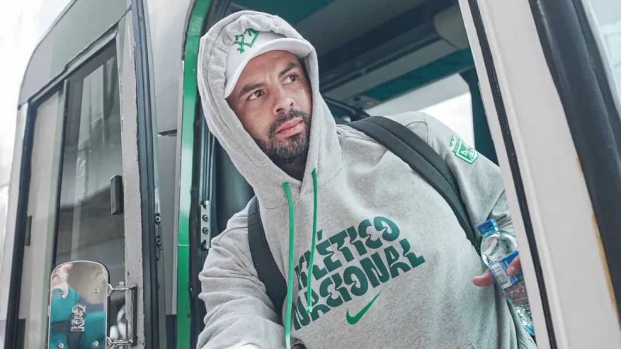 dwin cardona atletico nacional javier gandolfi tensiones relacion gustavo fermani penarol uruguay alianza lima peru rumores salidas fichaje mercado liga betplay dimayor colombia copa libertadores futbol profesional colombiano fpc