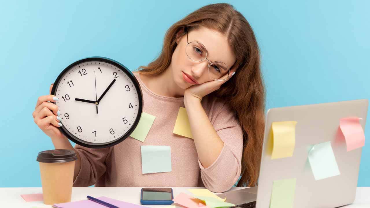 jornada laboral 44 horas colombia empleados no aplica 2025