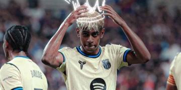 lamine yamal festejo barcelona corona