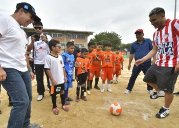 junior barranquilla teo gutierrez teo despedida juego river plate argentina marcelo gallardo metropolitano barranquilla renovacion contrato familia char alfredo arias fpc liga betplay dimayor colombia