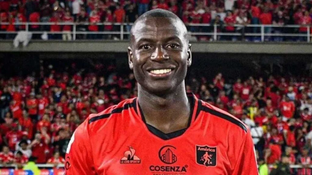 adrian ramos america cali regreso futbol profesional colombiano fpc mercado fichajes agente libre liga betplay diego raimondi dimayor colombia
