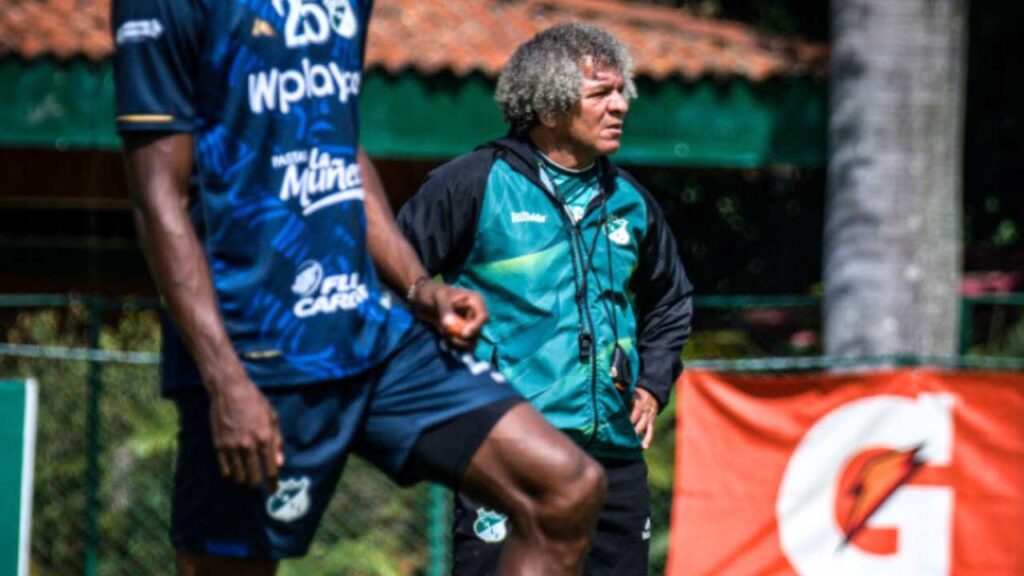 deportivo cali alberto gamero fichaje mercado agentes libres colombia jown cardona regersa club palmaseca pance sede entrenamientos refuerzos incorporaciones contratados contrataciones plantilla descenso liga betplay dimayor futbol profesional colombiano fpc