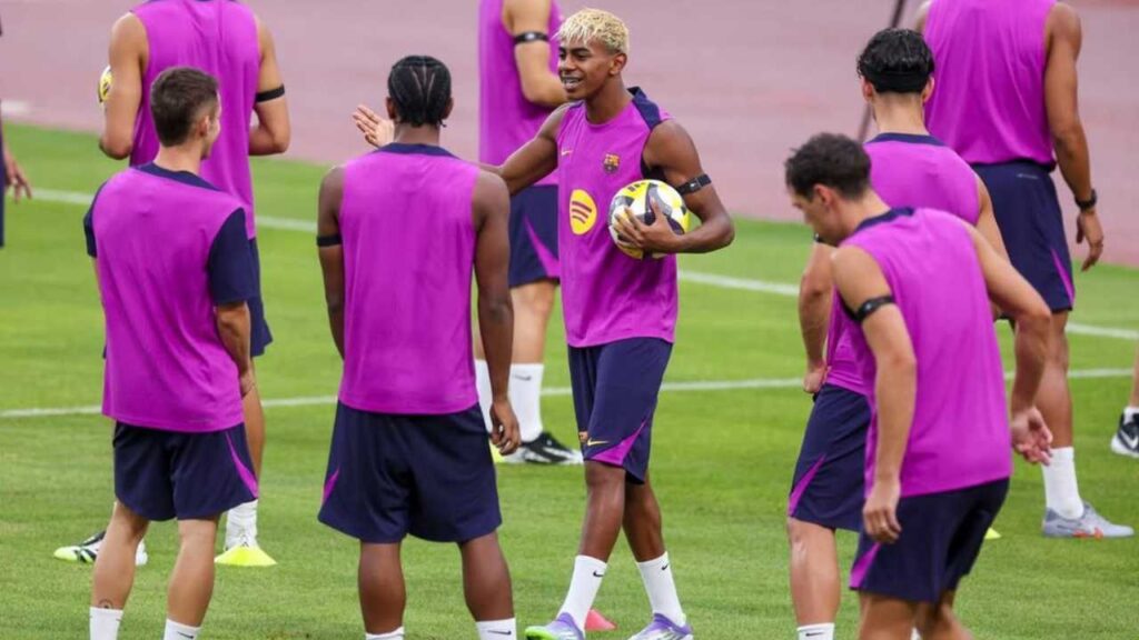 futbol club barcelona liga espana espanola javier tebas inscripciones refuerzos mercado fichajes verano joan laporta deco hansi flick nou camp montjuic europa champions