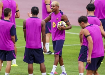 futbol club barcelona liga espana espanola javier tebas inscripciones refuerzos mercado fichajes verano joan laporta deco hansi flick nou camp montjuic europa champions