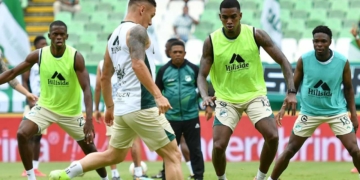 deportivo cali crisis salarios atrasados sueldos jugadores futbolistas problemas economicos financieros venta equipo grupo inversor asamblea humberto arias alberto gamero acolfutpro futbol profesional colombiano fpc liga betplay dimayor colombia