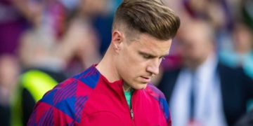 marc ter stegen futbol club barcelona fc fichajes lesionado lesion parte medico rebeldia guerra laporta deco flick dani olmo fichajes