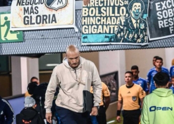 millonarios tecnico entrenador director dt david gonzalez reemplazo junta directiva duenos enrique camacho gustavo serpa futbol profesional colombiano fpc liga betplay dimayor colombia campin robatto almiron hernan torres carlos giraldo mercado fichajes incorporaciones contrataciones refuerzos hinchada