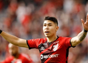 nicolas hernandez fichaje america cali futbol profesional colombiano fpc liga betplay dimayor colombia agentes libres refuerzos contratos contrataciones incorporaciones tulio marcela gomez bocanegra nacional santa fe roa tello pedidos entrenador tecnico raimondi