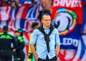 alejandro restrepo deportivo independiente medellin dim director tecnico entrenadot dt medidas disciplinarias drasticas deportivas jugadores separados jaime alvarado luis chino sandoval preparador fisico atanasio girardot liga betplay dimayor futbol profesional colombiano fpc refuerzos incorporaciones mercado fichajes contratados contrataciones septima estrella campeon campeones