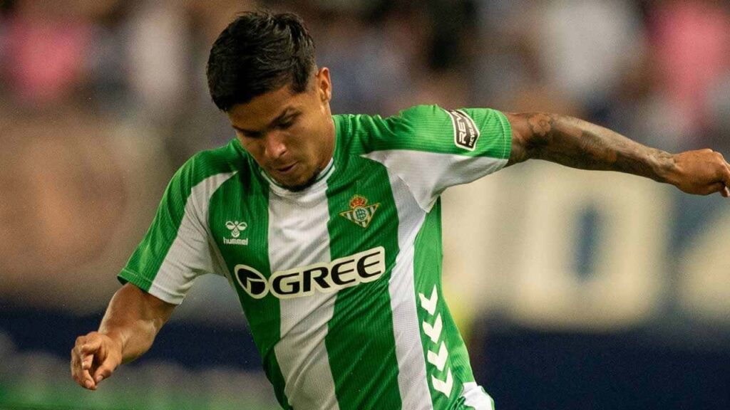 cucho hernandez goles laliga real betis