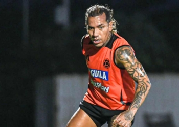dayro moreno seleccion colombia nestor lorenzo metropolitano barranquilla eliminatorias mundial conmebol jesurum jesurun federacion titular delantero goleador suplente bolivia venezuela manizales once caldas tolimense tolima goles