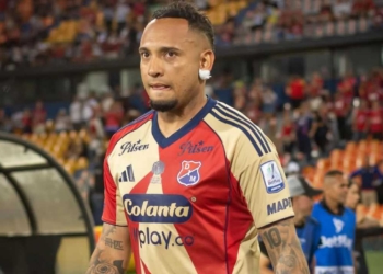 jarlan junior barrera escalona deportivo independiente medellin dim gol festejo atanasio girardot hinchas hinchada metropolitano barranquilla liga betplay dimayor futbol profesional colombiano fpc fichajes refuerzos contrataciones incorporaciones polemica debate