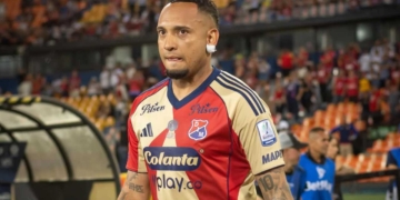 jarlan junior barrera escalona deportivo independiente medellin dim gol festejo atanasio girardot hinchas hinchada metropolitano barranquilla liga betplay dimayor futbol profesional colombiano fpc fichajes refuerzos contrataciones incorporaciones polemica debate