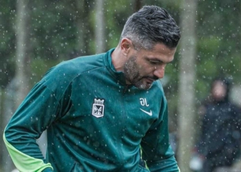 atletico nacional javier gandolfi despedida dt director tecnico entrenador mensaje hinchas hinchada redes sociales polemica frase regreso regresara ciclo terminado echaron fuera nuevo sebastian arango botero gustavo fermani argentino uruguayo colombia familia ardila lulle carolina futbol profesional colombiano fpc liga betplay dimayor atanasio girardot contratado fichajes refuerzos incorporaciones copa libertadores
