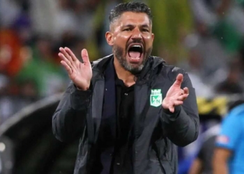 javier gandolfi atletico nacional hinchada hinchas atanasio girardor silbitos adwin cardona liga betplay copa libertadores penales sao paulo envigado futbol profesional colombiano fpc dimayor colombia polemica controversia fuera dt tecnico entrenador fermani arango botero