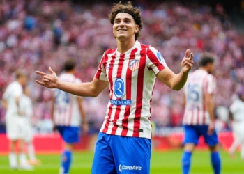 julian alvarez goleador delantero argentino goles atletico madrid atleti derbi clasico real hoy benabeu metropolitano futbol espanol espana argentina simeone mbappe goleada manita