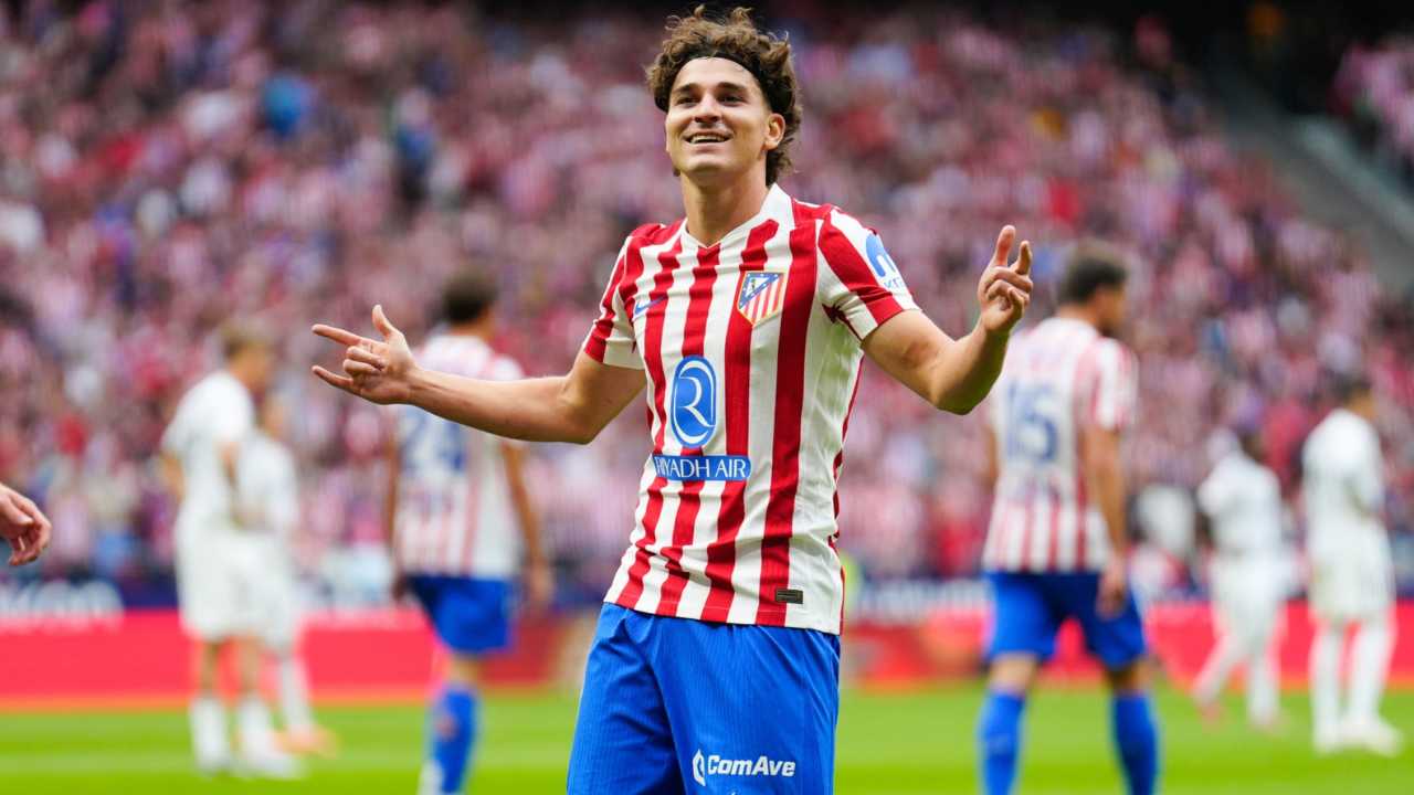 julian alvarez goleador delantero argentino goles atletico madrid atleti derbi clasico real hoy benabeu metropolitano futbol espanol espana argentina simeone mbappe goleada manita