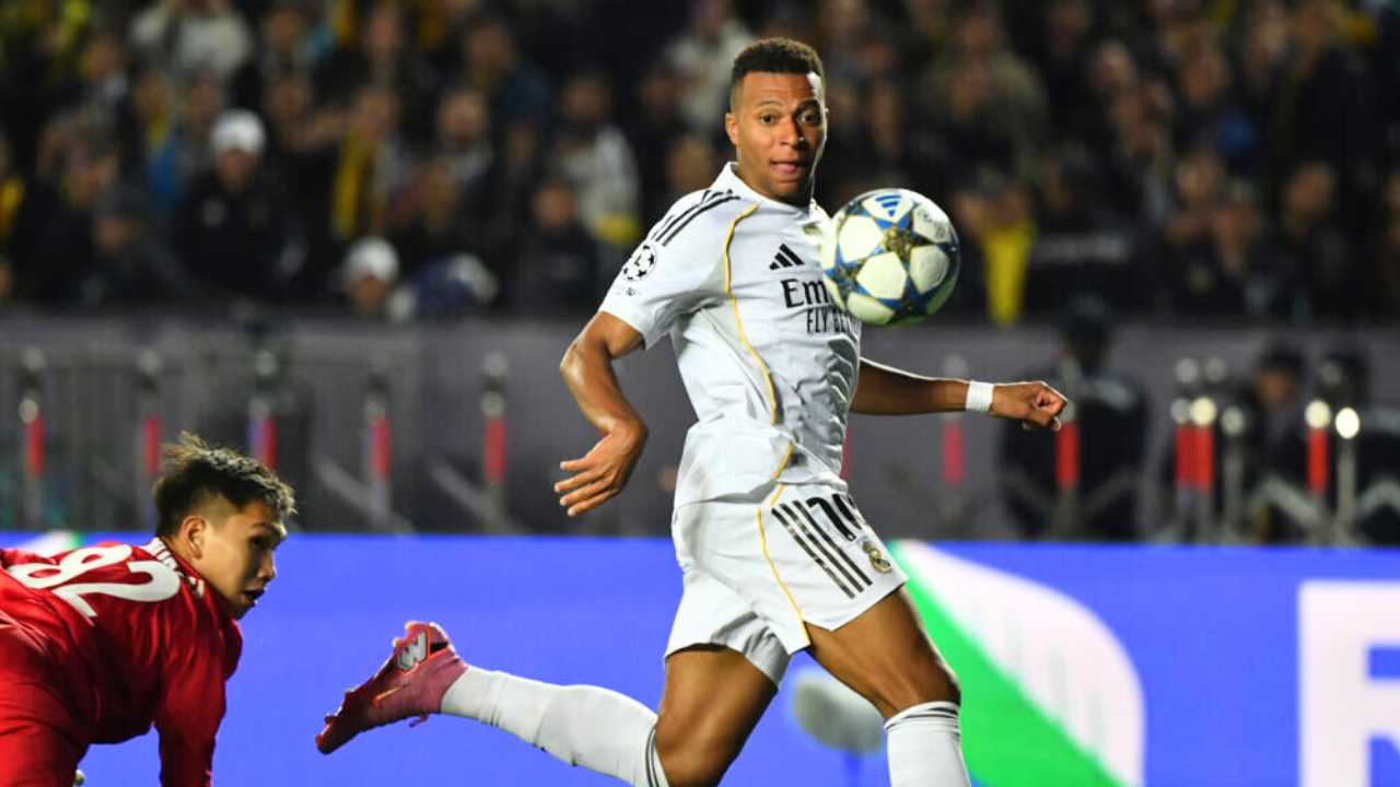 kylian mbappe real madrid hattrick hat trick champions league liga campeojes europa uefa kairat almaty kazajistan goles tripleta xabi alonso marcas registros records estadisticas delantero cristiano ronaldo