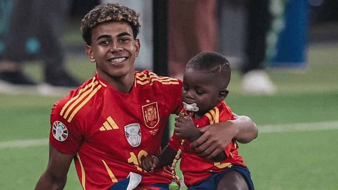 lamine yamal historia vida familia