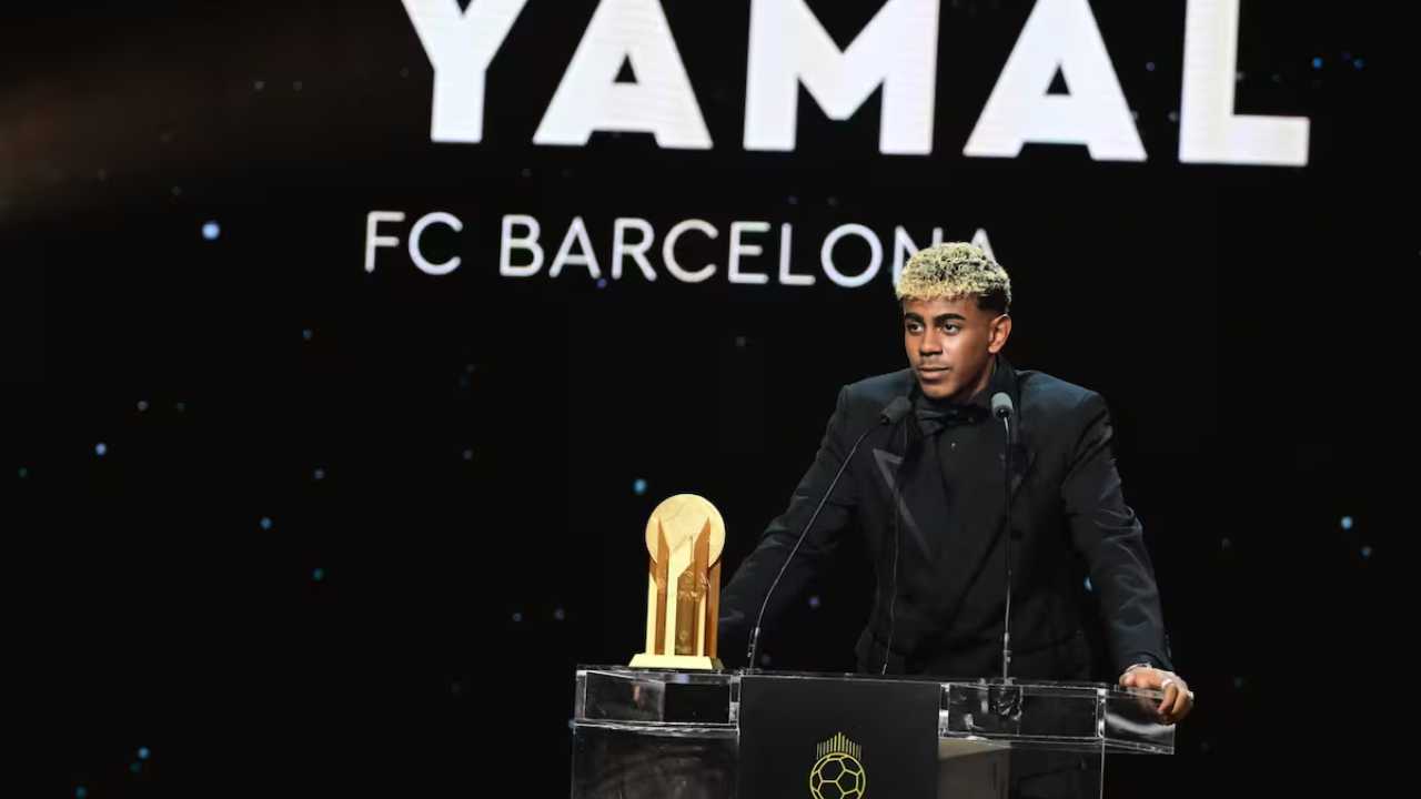 lamine yamal balon oro 2025 premio kopa trofeo ceremonia gala paris futbol club barcelona fc escogido elegido ganador nuevo espana marruecos marroqui frances paris francia ousmane dembele psg luis enrique campeon champions league liga campeones