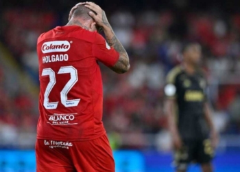 rodrigo holgado america cali falsificacion documentos sancion suspencion fifa multa plazo periodo malasia eliminatorias asia mundial liga betplay dimayor futbol profesional colombiano fpc colombia fichajes refuerzos contrataciones contratados delantero david gonzalez tulio marcela gomez