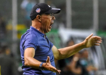 alfredo arias junior barranquilla eliminacion copa colombia liga betplay dimayor futbol profesional colombiano colombia fpc america cali penales pascual guerrero metropolitano barranquilla nomina alterna suplentes fichajes refuerzos incorporaciones familia char dt director tecnico entrenador hinchas hinchada prensa fracaso libertadores sudamericana reclasificacion clasificado cuadrangulares ocho 8 teo gutierrez