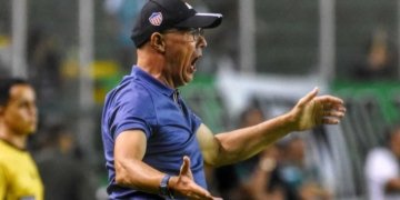 alfredo arias junior barranquilla eliminacion copa colombia liga betplay dimayor futbol profesional colombiano colombia fpc america cali penales pascual guerrero metropolitano barranquilla nomina alterna suplentes fichajes refuerzos incorporaciones familia char dt director tecnico entrenador hinchas hinchada prensa fracaso libertadores sudamericana reclasificacion clasificado cuadrangulares ocho 8 teo gutierrez