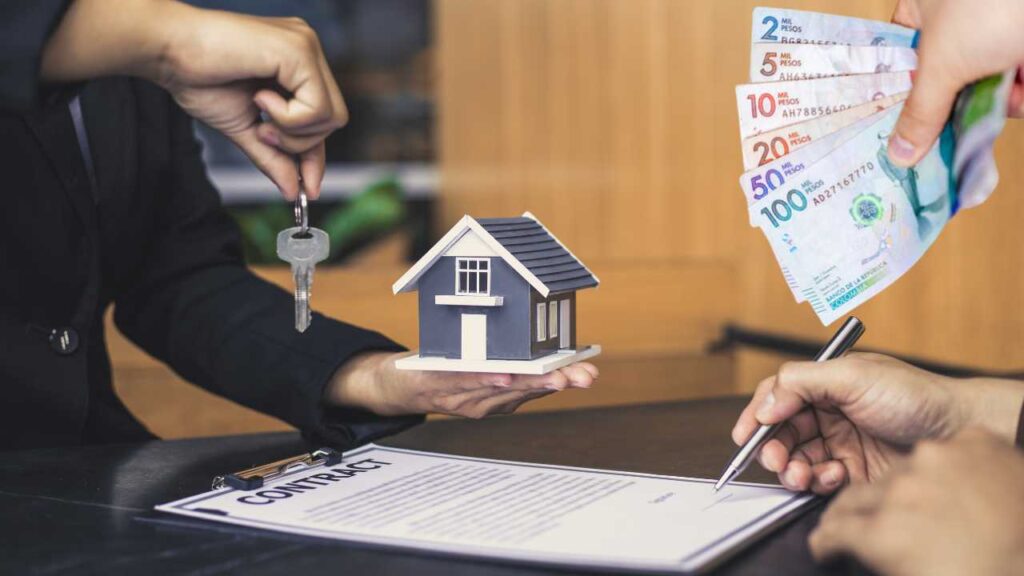 arrendamientos contratos ley colombia arriendos alquiler inquilinos arrendatario arrendador practica ilegal cambio chapas guardas llaves deuda arriendo restitucion inmueble casa vivienda local apartamento lote finca civil judicial dueno propietario