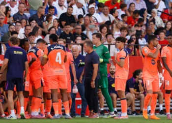 hansi flick director tecnico entrenador fc barcelona goleada sevilla crisis laliga espana futbol espanol lamine yamal seleccion lesion lewandowski raphinha lider real madrid selecciones fifa