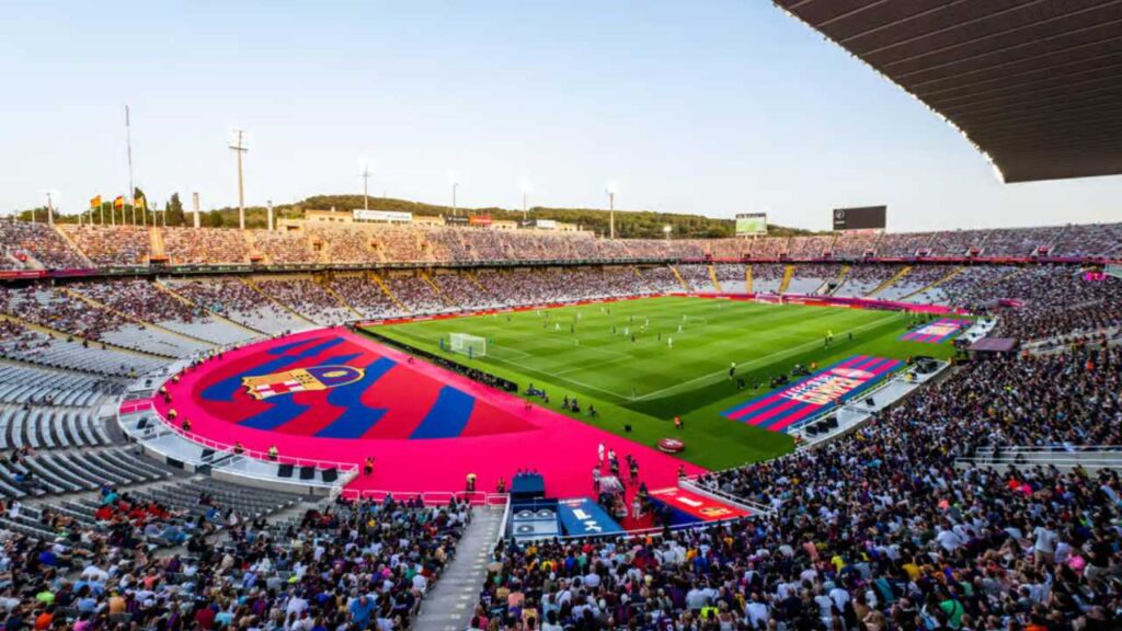 fc barcelona montjuic estadi estadio nou camp spotify terminado nueva casa aliento grada publico hinchas hinchada fans seguidores azulgrana blaugrana barca liga espanola espana champions league campeones psg hansi flick lamine yamal balon oro real madrid
