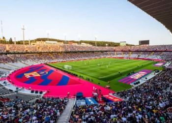 fc barcelona montjuic estadi estadio nou camp spotify terminado nueva casa aliento grada publico hinchas hinchada fans seguidores azulgrana blaugrana barca liga espanola espana champions league campeones psg hansi flick lamine yamal balon oro real madrid