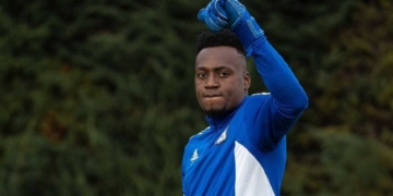 ivan arboleda millonarios indisciplina actos contra disciplina castigo multas bares discotecas noche bogota jugadores imagenes videos redes sociales hernan torres david gonzalez director tecnico dt entrenador arquero titular suplente plantilla profesional refuerzos contrataciones contratados incorporaciones mercado fichajes novoa de amores hinchas hinchada campin serpa camacho duenos equipo dirigentes dirigencia gato perez