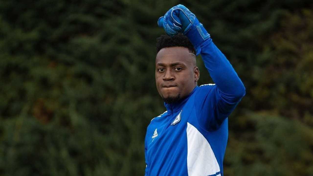 ivan arboleda millonarios indisciplina actos contra disciplina castigo multas bares discotecas noche bogota jugadores imagenes videos redes sociales hernan torres david gonzalez director tecnico dt entrenador arquero titular suplente plantilla profesional refuerzos contrataciones contratados incorporaciones mercado fichajes novoa de amores hinchas hinchada campin serpa camacho duenos equipo dirigentes dirigencia gato perez