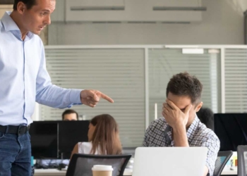 ley 2466 de 2025 despidos trabajadores depresion ansiedad reforma laboral jefes oficinas operarios fabricas empresas mintesrior trabajo colombia gobierno presidencia salud mental vulnerabilidad acciones legales companeros discriminacion corte constitucional psicologia derechos humanos codigo familia