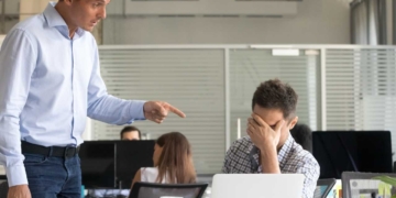 ley 2466 de 2025 despidos trabajadores depresion ansiedad reforma laboral jefes oficinas operarios fabricas empresas mintesrior trabajo colombia gobierno presidencia salud mental vulnerabilidad acciones legales companeros discriminacion corte constitucional psicologia derechos humanos codigo familia