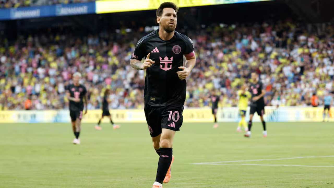 lionel messi hat trick tripleta tripleta tres 3 goles mls inter miami goelador maximo anotar artillero bota oro pichichi 2025 audi cup copa estados unidos eeuu usa playoffs nashville inter record carlos vela zlatan campeon records cristiano ronaldo cr7 maximo historia barcelona psg seleccion argentina mundial mundiales champions league liga campeones