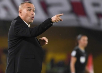 independiente santa fe rafael dudamel director tecnico dt entrenador nuevo presidente eduardo mendez dueno equipo maximo accionista dirigentes dirigencia reemplazo francico pacho lopez jorge bava uruguayo liga betplay dimayor futbol profesional colombiano fpc mercado fichajes incorporaciones refuerzos contrataciones eliminado campeon 2025 cuadrangulares los 8 deportivo pereira pagos crisis