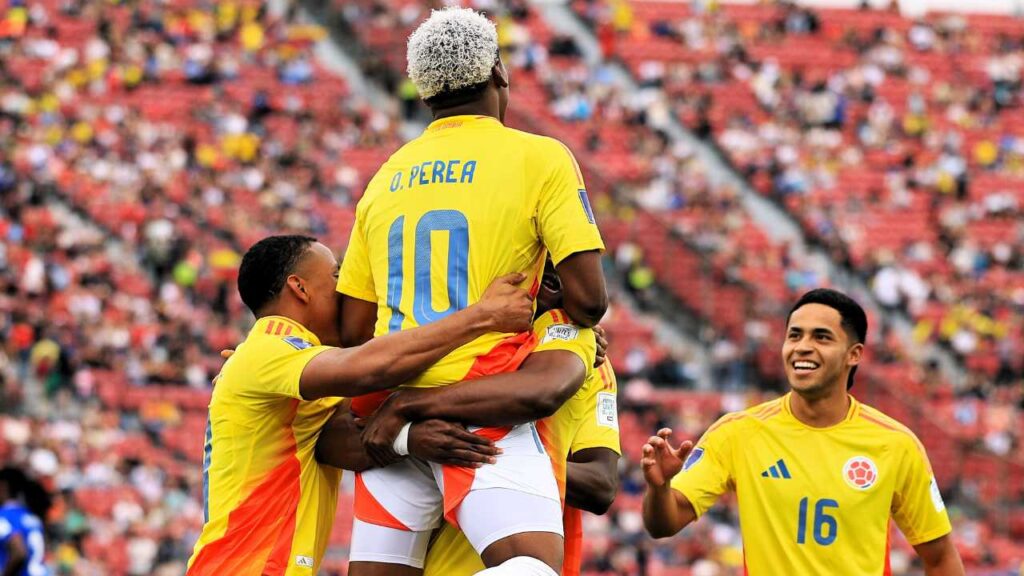 seleccion colombia sub 2o historia historico tercer lugar mundial chile 2025 santiago francia partido gol oscar perea podio podium medalla bronce director tecnico cesar torres federacion colombiana futbol ramon jesurun reinaldo rueda emiratos arabas unidos 2003 neyser villarreal goleador