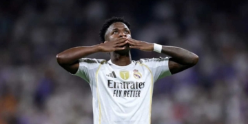 real madrid vinicius junior kylian mbappe numeros record estadisticas goles balon oro ancelotti xabi alonso santiago bernabeu triunfo villarreal vini laliga liga espanola espana liderato lideres lideres tabla posiciones barcelona