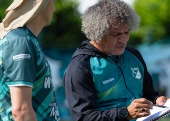 deportivo cali alberto gamero entrenador director tecnico refuerzo delantera luciano pons argentino atletico bucaramanga universidad chile prestamo compra venta definitiva mercado fichajes futbol profesional colombiano fpc liga betplay dimayor contrataciones incorporaciones contratados humberto arias grupo idc invesor nuevos duenos equipo atacantes plantilla profesional fernando mimbacas mario yepes palmaseca pance