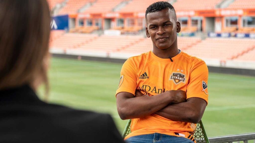 junior barranquilla carlos darwin quintero fichaje equipo 2026 refuerzos contrataciones contratados familia char fuad proyecto temporada alfredo arias director tecnico dt entrenador delantero liga betplay dimayor fpc metropolitano millonarios hernan torres gustavo serpa enrique camacho directivos dueno equipo dirigencia america cali tulio gomez marcela presidente club deportivo pereira crisis renuncia